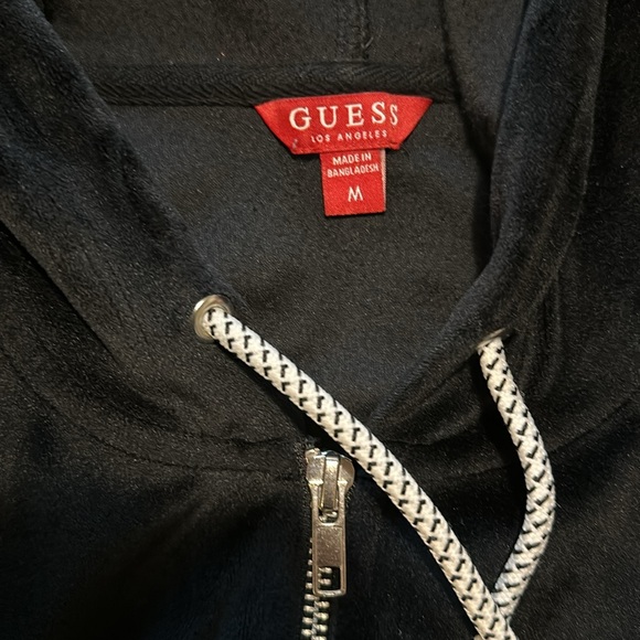 Nwot. Guess sweatshirt jacket - Picture 6 of 8